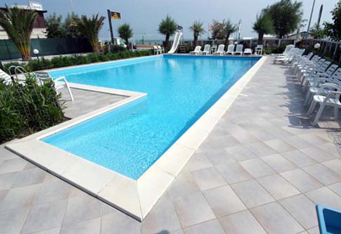 hotel roma piscina